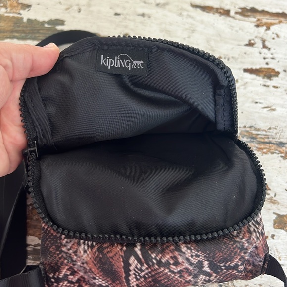 Kipling Crossbody - Picture 6 of 7